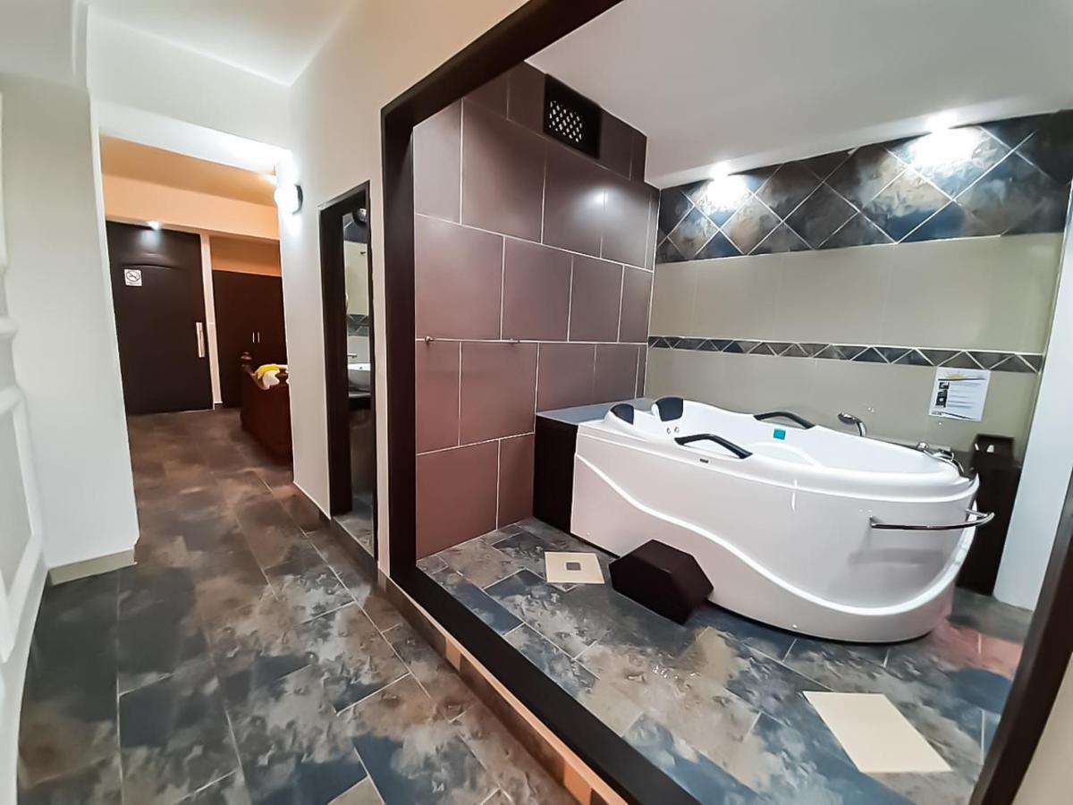 Hotel Mi Paraiso Rio Dulce Castillo de San Felipe Ngoại thất bức ảnh
